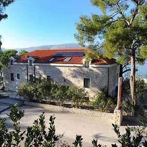 4* Hotel Sveti Kriz